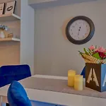 Apartment Velvet *