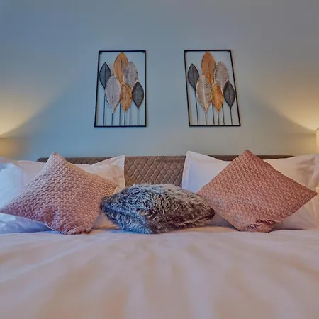 Velvet Apartment